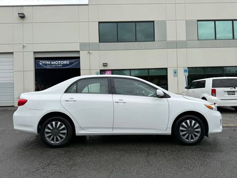 Used 2013 Toyota Corolla LE FWD image 3