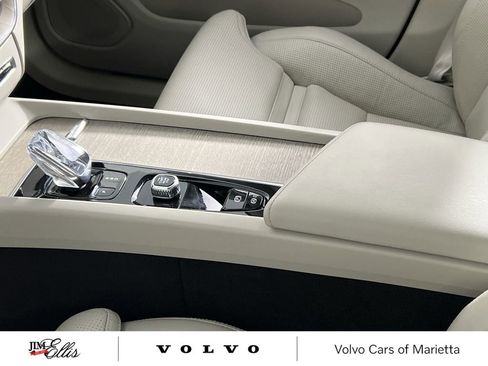 Used 2022 Volvo XC60 B5 Inscription w/ Advanced Package image 21