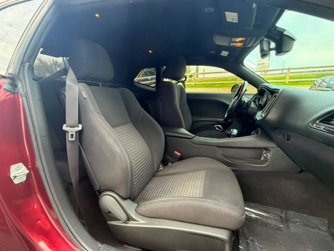 Used 2019 Dodge Challenger SXT RWD image 15