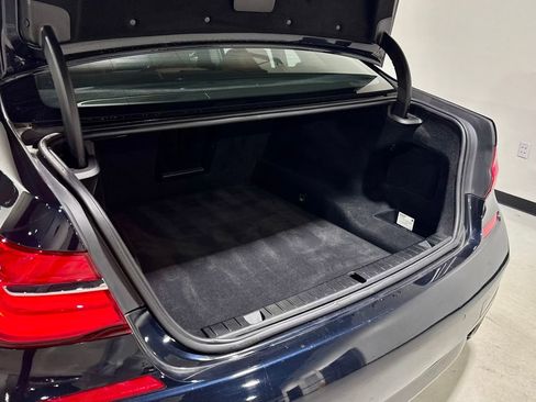 Used 2018 BMW 750i image 10