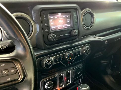 Used 2020 Jeep Wrangler Sport image 11