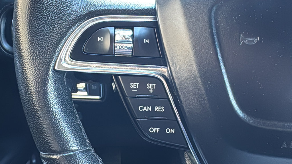 Used 2022 Lincoln Nautilus FWD w/ Premium Package image 13