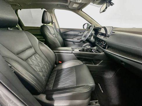 Used 2023 Nissan Rogue Platinum w/ Platinum Premium Package FWD image 32