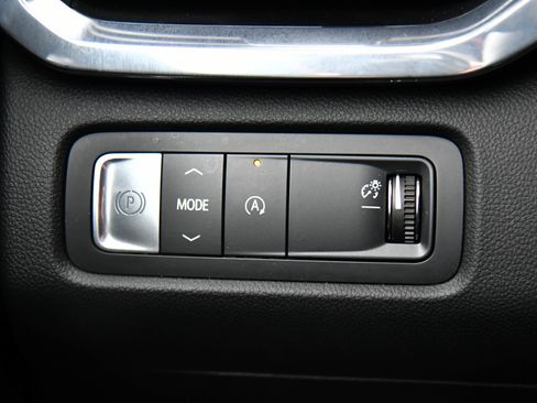 Used 2024 GMC Acadia Elevation image 41