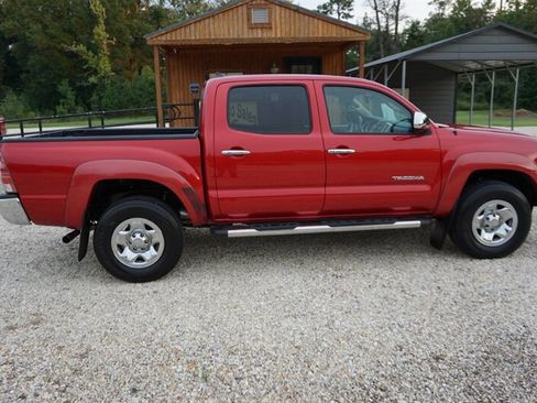 Used 2012 Toyota Tacoma PreRunner image 18
