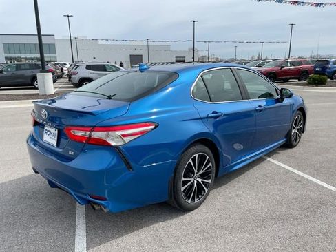 Used 2020 Toyota Camry SE image 5