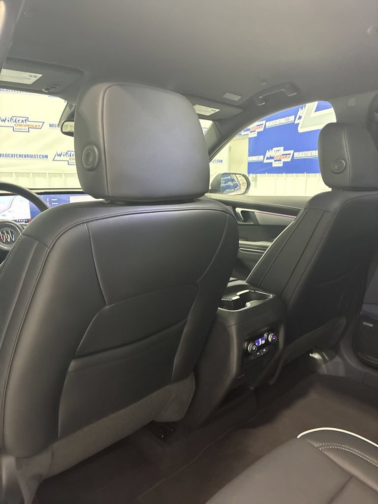 Used 2026 Buick Enclave Preferred AWD/4WD image 42
