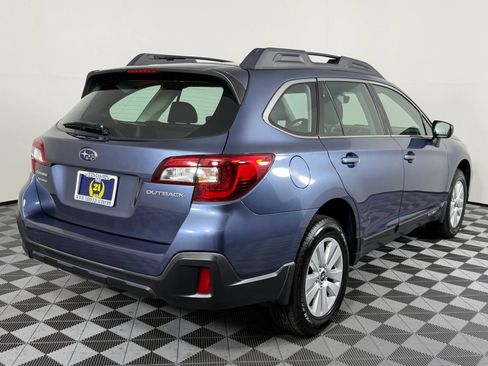 Used 2018 Subaru Outback 2.5i AWD/4WD image 7