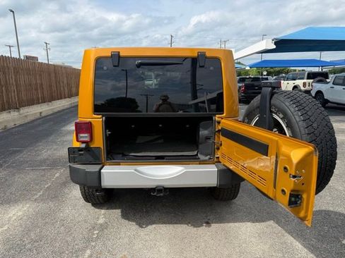 Used 2014 Jeep Wrangler Unlimited Sahara w/ Connectivity Group AWD/4WD image 7