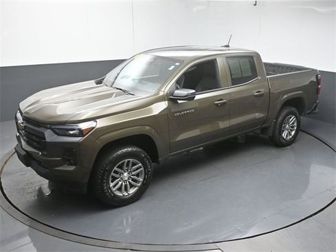 Used 2024 Chevrolet Colorado LT w/ LT Convenience Package III image 41