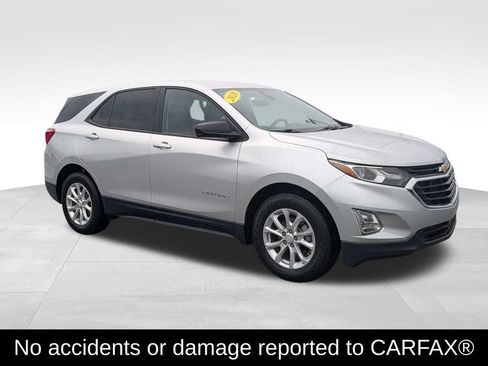 Used 2020 Chevrolet Equinox LS w/ LS Convenience Package FWD image 2