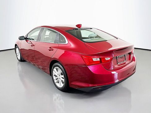 Used 2017 Chevrolet Malibu LT image 5