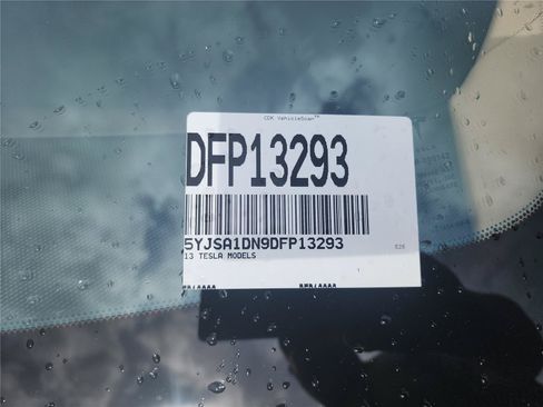 Used 2013 Tesla Model S RWD image 10