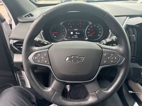 Used 2022 Chevrolet Traverse RS AWD/4WD image 2