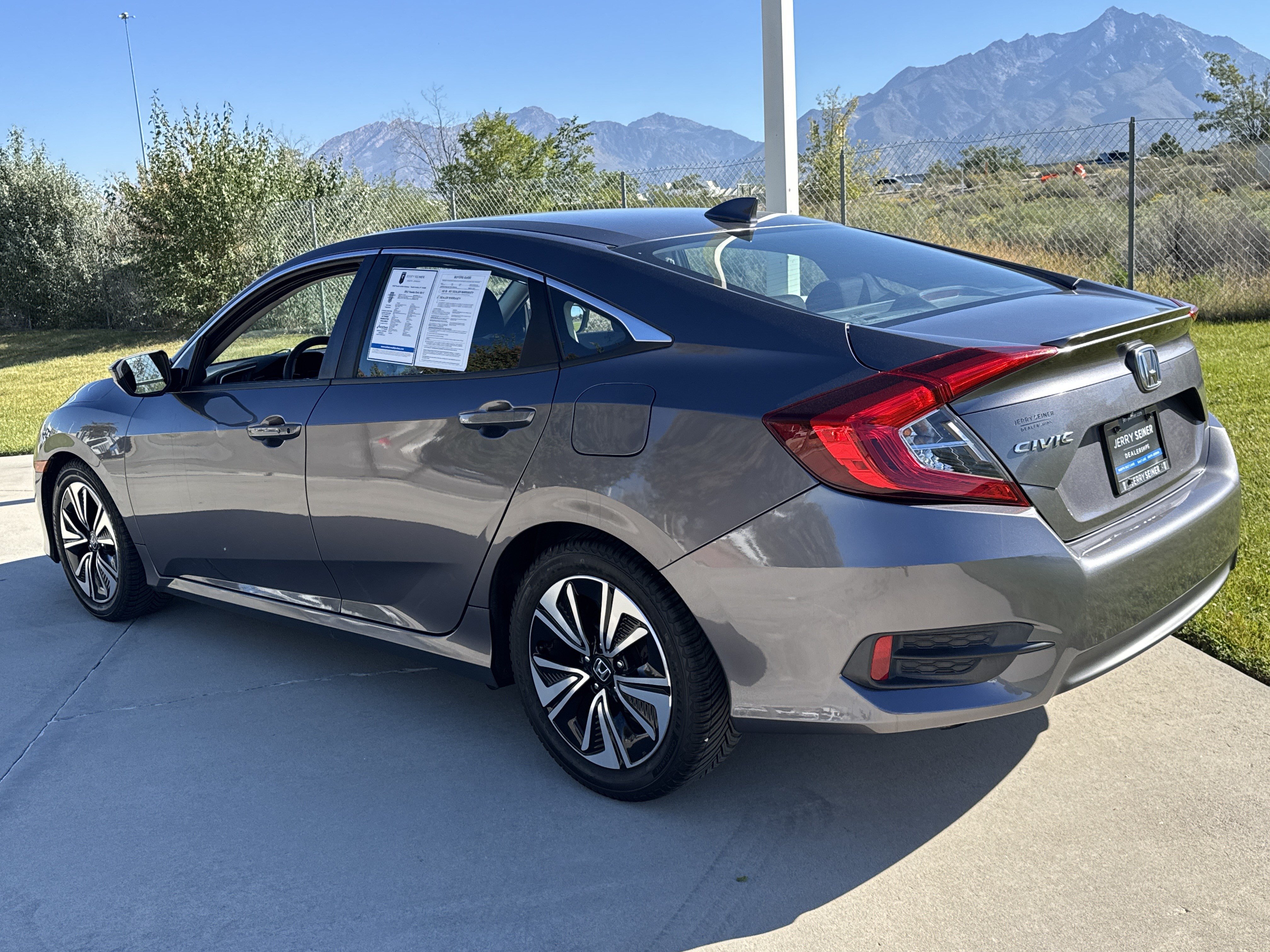 Used 2017 Honda Civic EX-T image 3