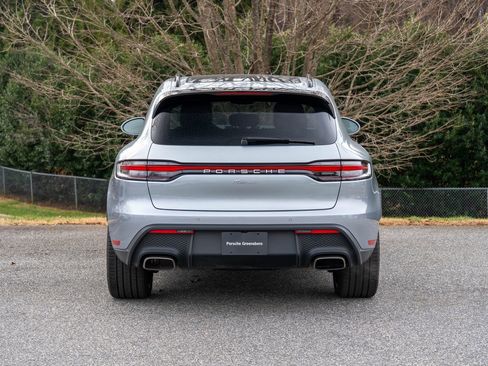 Certified 2025 Porsche Macan image 6