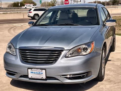 Used 2012 Chrysler 200 Limited image 7