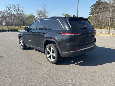 Used 2023 Jeep Grand Cherokee Limited image 6