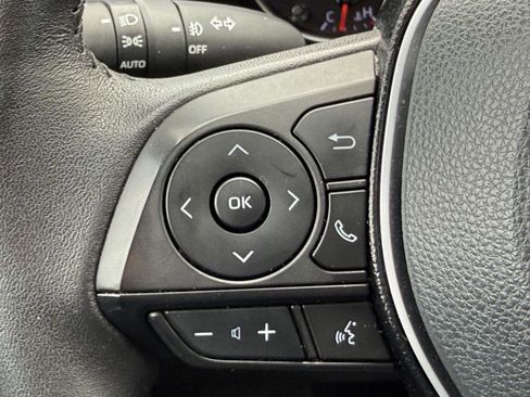 Certified 2021 Toyota RAV4 XLE Premium FWD image 21