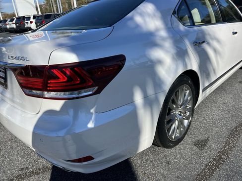 Used 2016 Lexus LS 460 L image 10