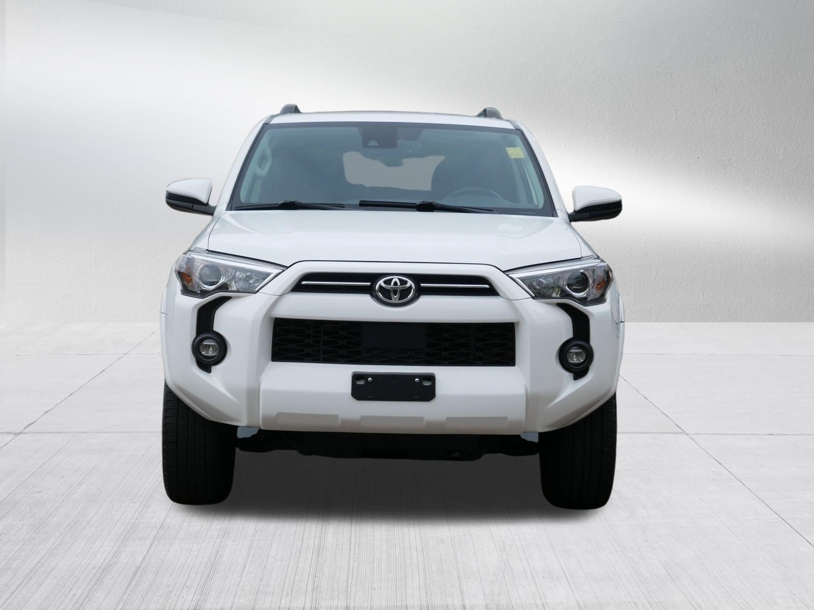 Used 2023 Toyota 4Runner SR5 AWD/4WD image 2