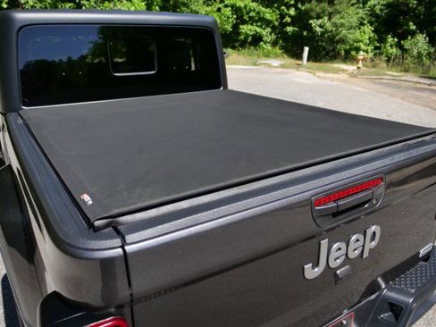 Used 2022 Jeep Gladiator Overland w/ Popular Equipment Package AWD/4WD image 27