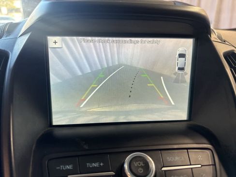 Used 2019 Ford Escape SEL image 28