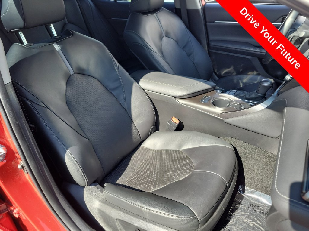 Used 2022 Toyota Camry XSE FWD image 23