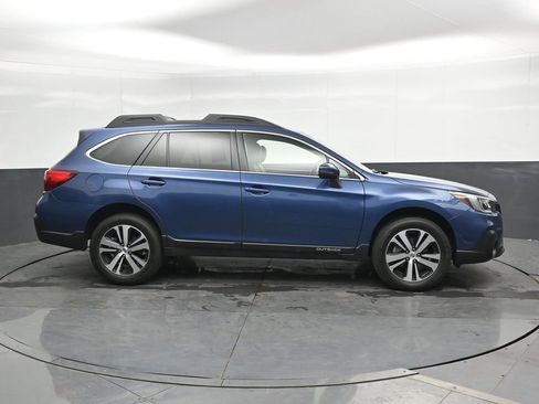 Used 2019 Subaru Outback 2.5i Limited AWD/4WD image 4