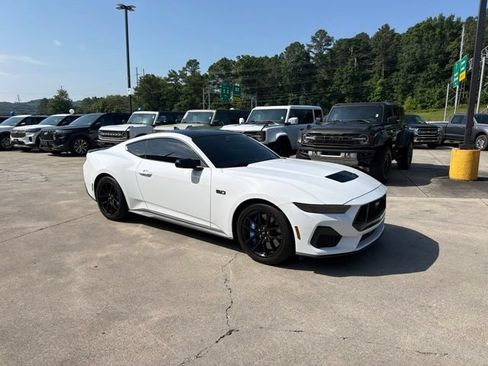 Used 2024 Ford Mustang GT RWD image 4