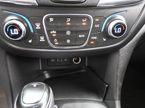 Used 2021 Chevrolet Equinox LT AWD/4WD image 21