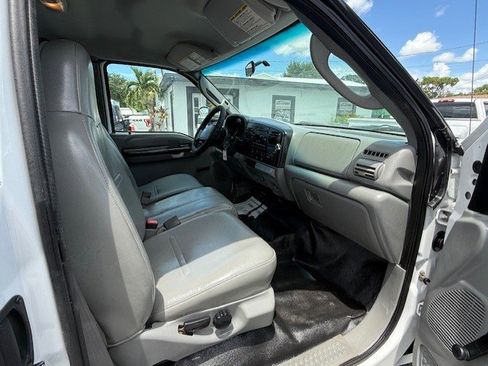 Used 2006 Ford F350 XL image 17