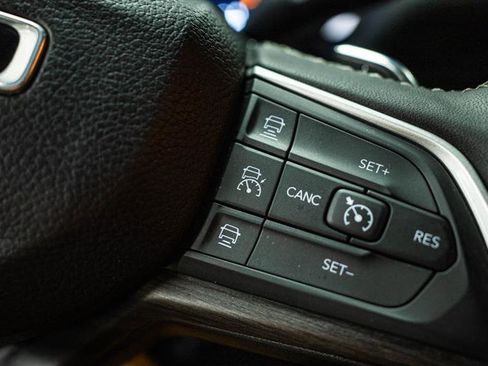 Used 2023 Jeep Grand Cherokee L Limited w/ Trailer Tow Group (B) image 26