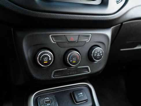 Used 2018 Jeep Compass Sport FWD image 25