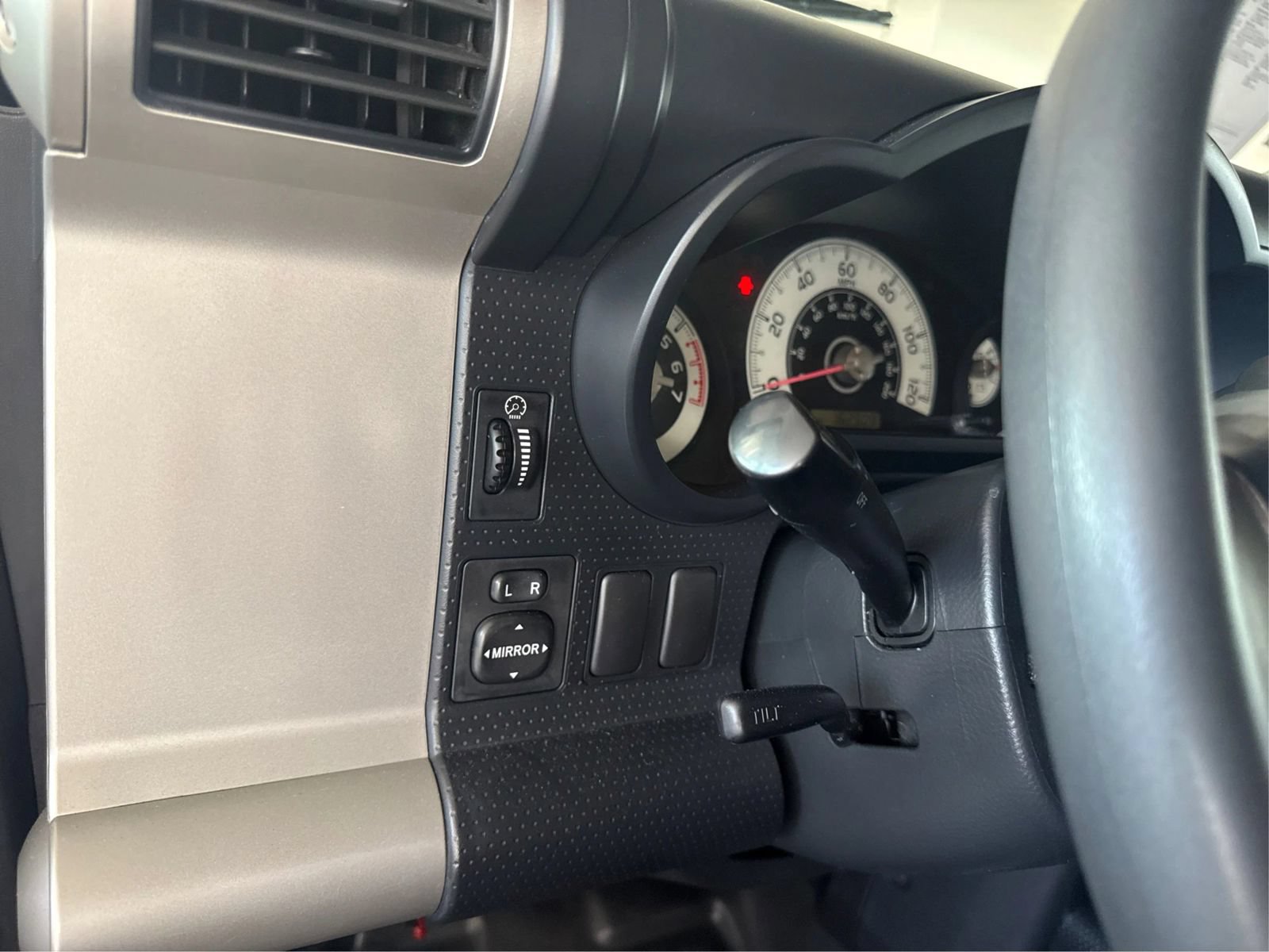 Used 2007 Toyota FJ Cruiser 2WD w/ Convenience Pkg image 18