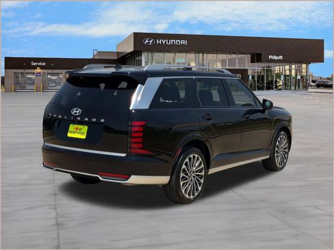 Certified 2026 Hyundai Palisade Calligraphy FWD image 9