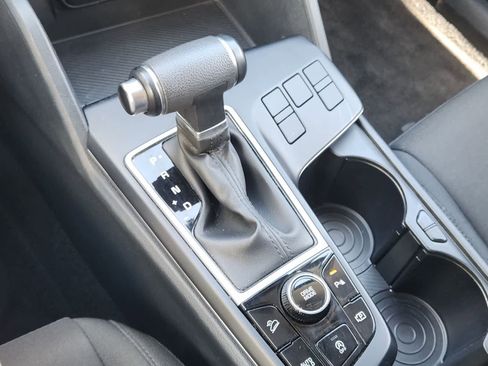 Certified 2025 Kia Sportage LX FWD image 19