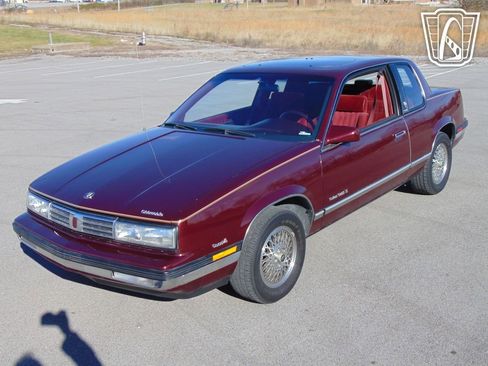 Used 1988 Oldsmobile Cutlass Calais SL image 32
