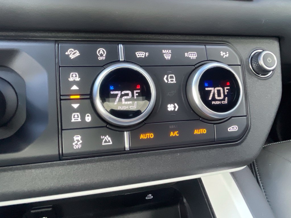 Used 2025 Land Rover Defender 130 X-Dynamic SE AWD/4WD image 24
