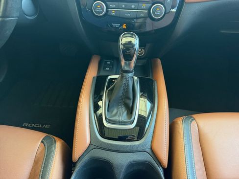 Used 2018 Nissan Rogue SL w/ Premium Package FWD image 11