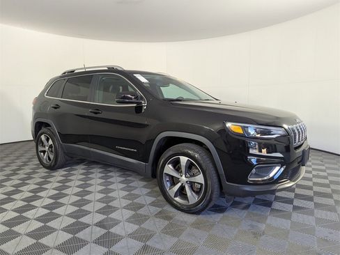 Used 2020 Jeep Cherokee Limited image 2
