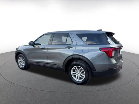 Used 2026 Ford Explorer Active AWD/4WD image 9