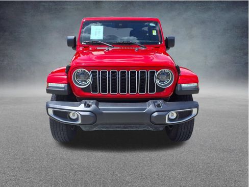 Used 2025 Jeep Wrangler Unlimited Sahara AWD/4WD image 2