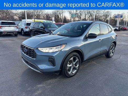 Used 2025 Ford Escape ST-Line w/ Equipment Group 301A image 2