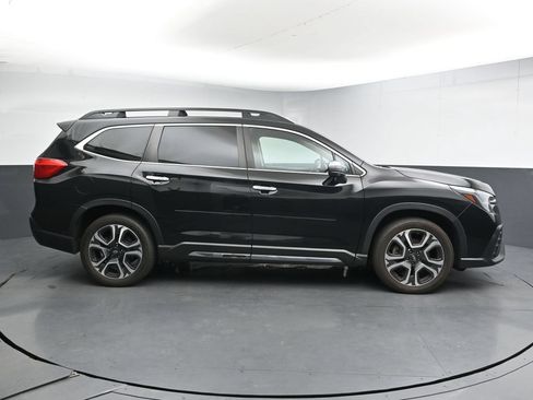 Used 2023 Subaru Ascent Touring AWD/4WD image 9