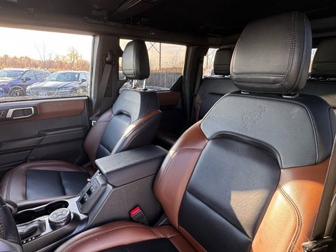 Used 2024 Ford Bronco Outer Banks image 10