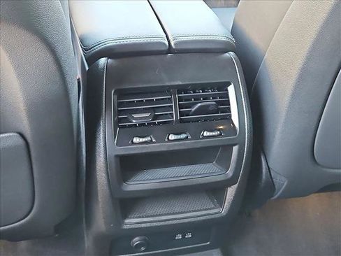 Used 2024 BMW X5 xDrive40i w/ Premium Package AWD/4WD image 17