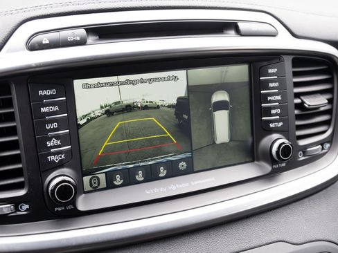 Used 2017 Kia Sorento SX image 5