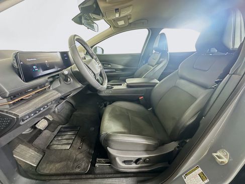 Used 2023 Nissan Ariya FWD image 13