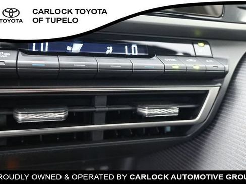 Used 2025 Toyota Camry SE FWD image 13